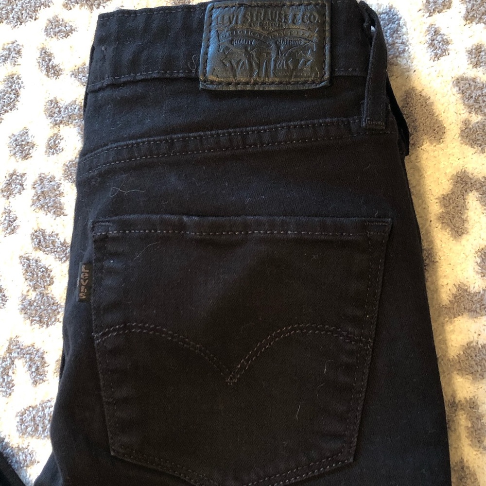 Levi’s black skinny jeans
